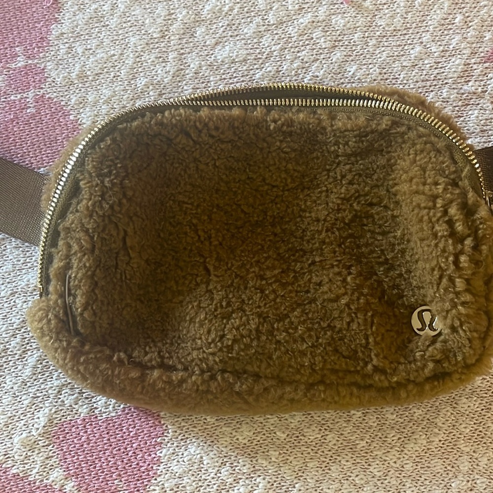 Lululemon belt bag